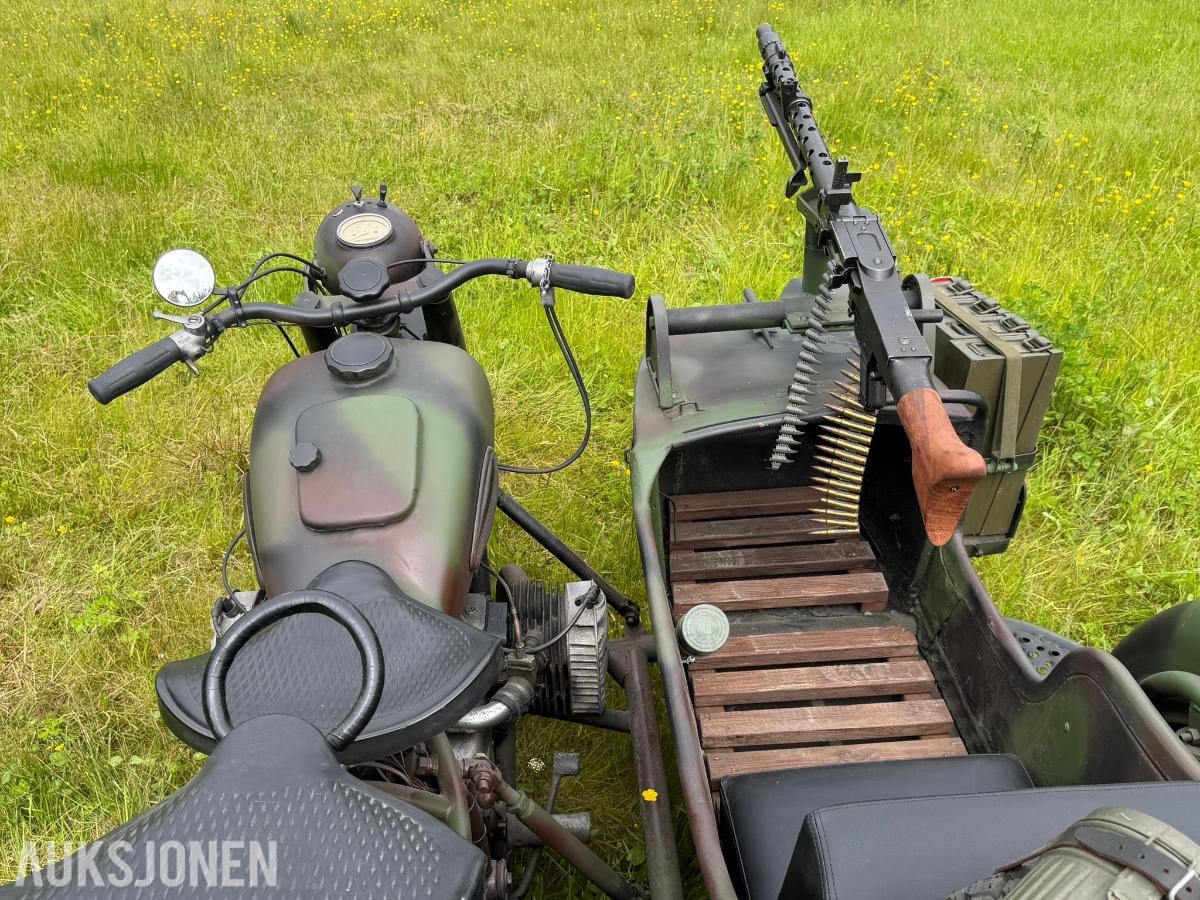 1966 KMZ K-750 - WWII-replika med sidevogn